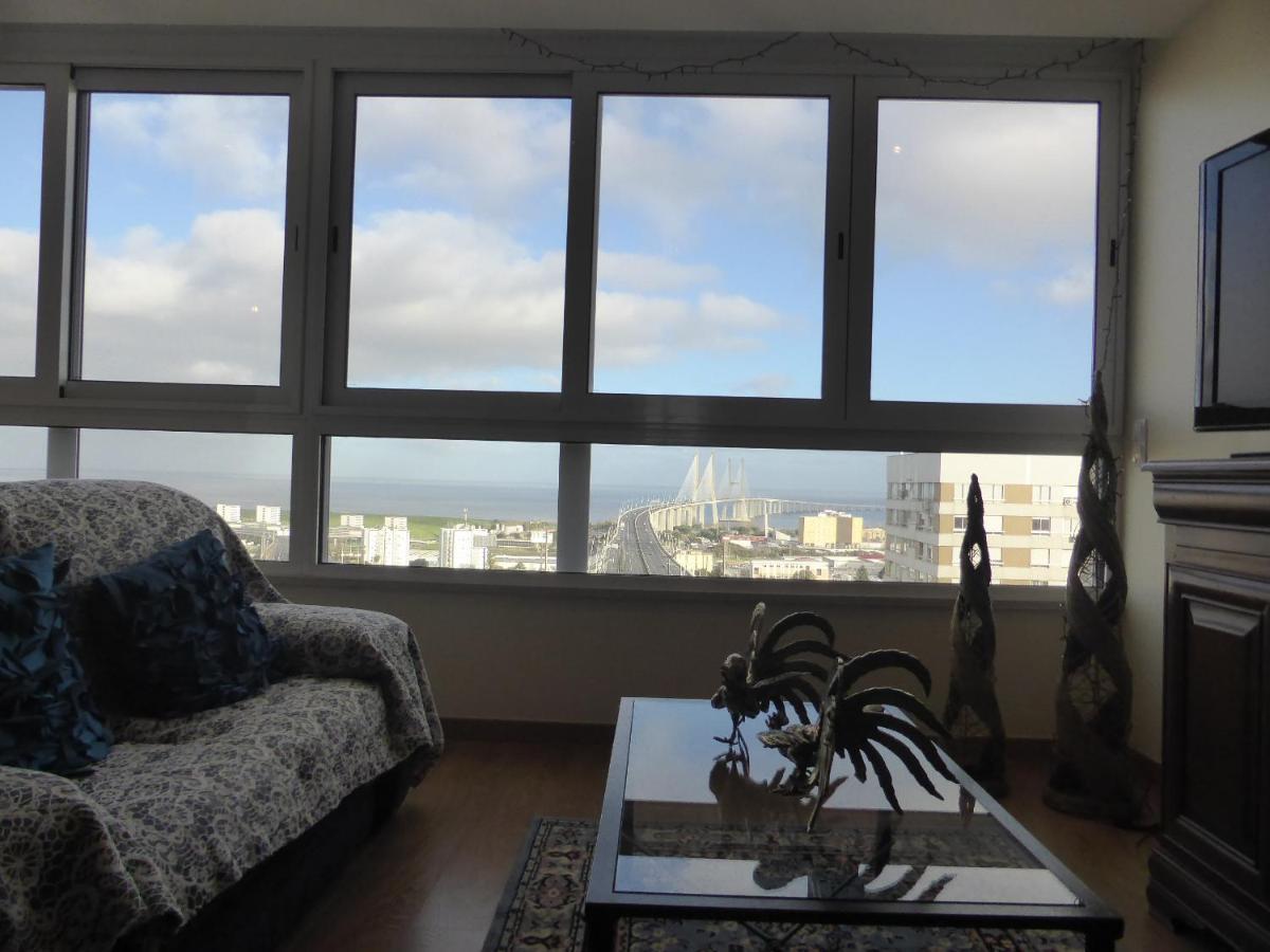 A View To The River Tejo - Sixtyfive Boutique Home Lisbon Bagian luar foto