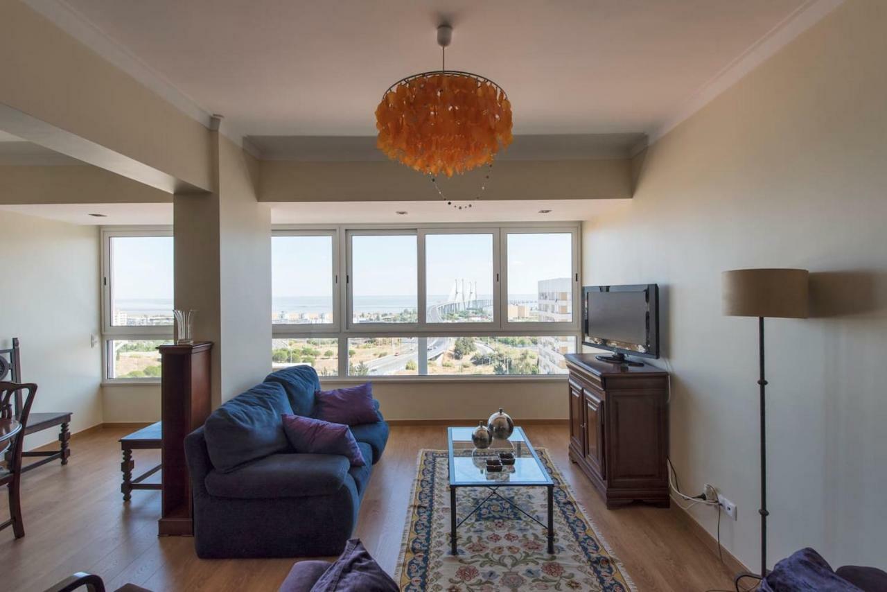 A View To The River Tejo - Sixtyfive Boutique Home Lisbon Bagian luar foto